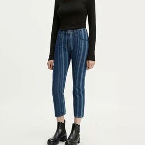 Levi’s Slim Crop Stripe Jeans SIZE 26